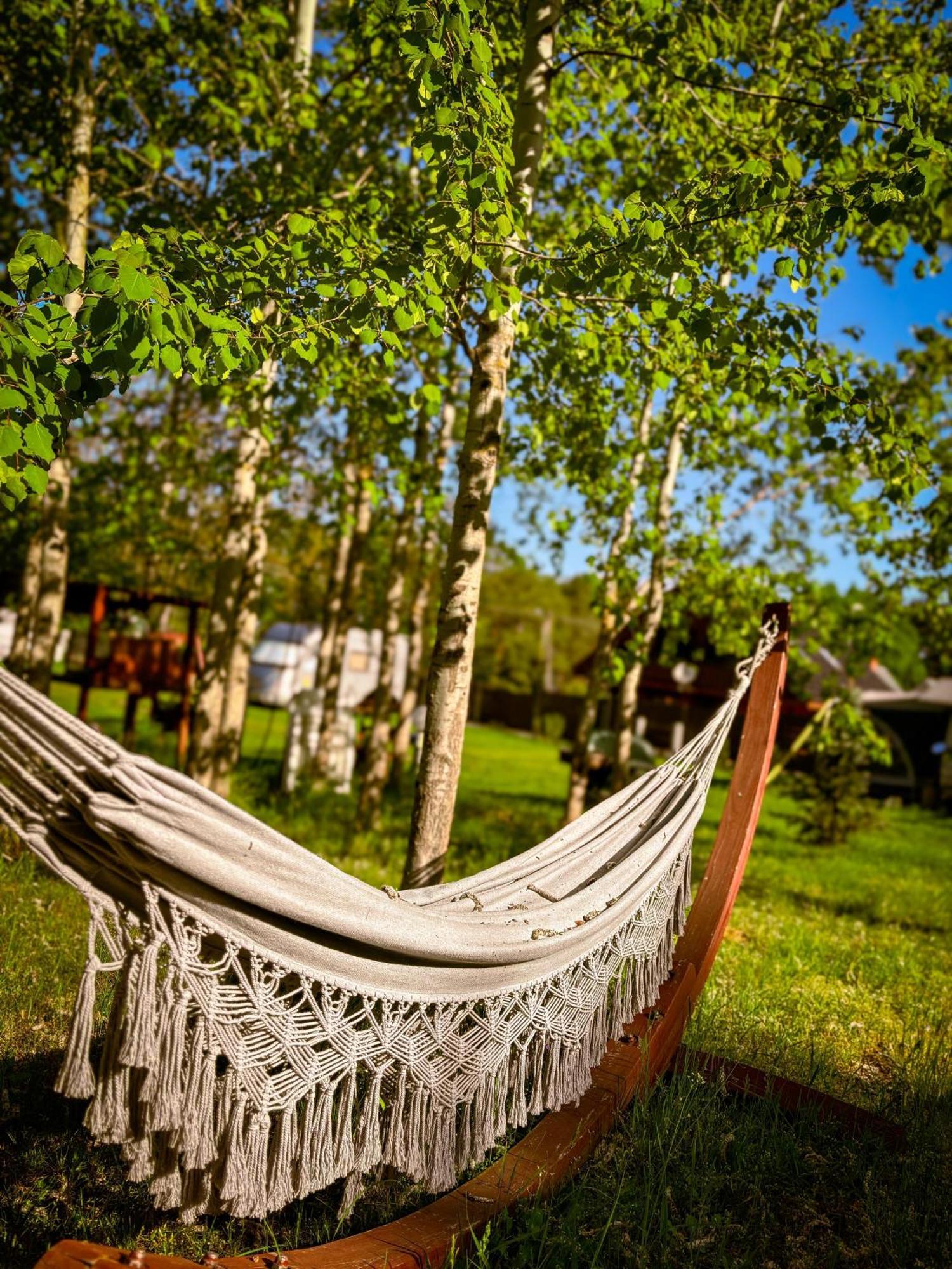 Отель Glamping Pod Orlem Cedynia Экстерьер фото